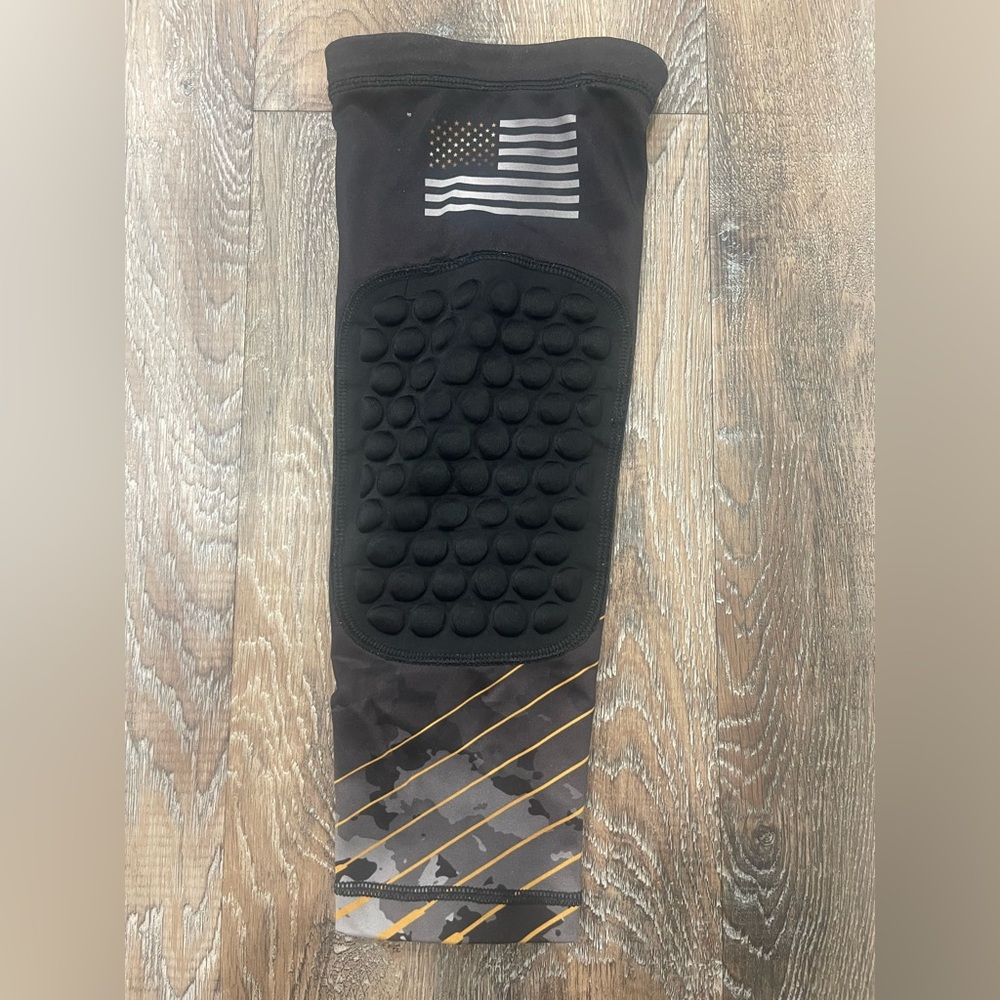 Nearfall Boys XLarge Black and Gray Wrestling Shooting Leg Sleeve